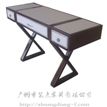 書(shū)桌